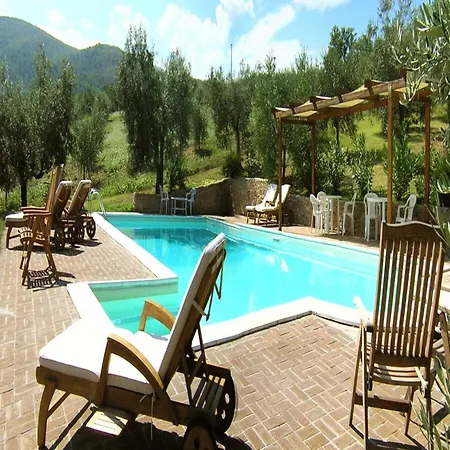 In A With Swimming Pool Giano dellʼUmbria