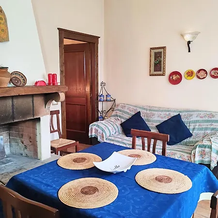 In A With Swimming Pool بيت للعطل